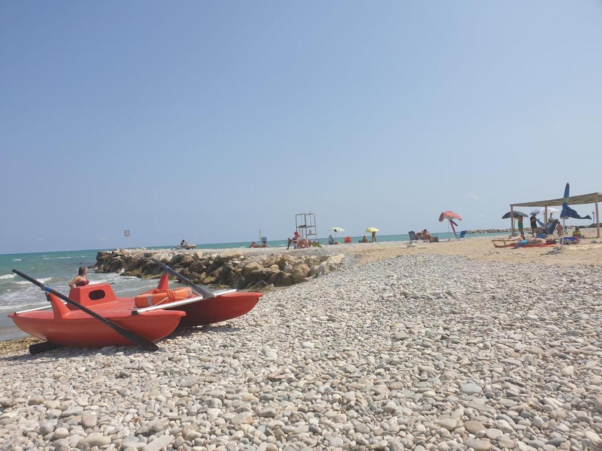 Club Del Sole Roseto Degli Abruzzi Easy Camping Village Exterior photo